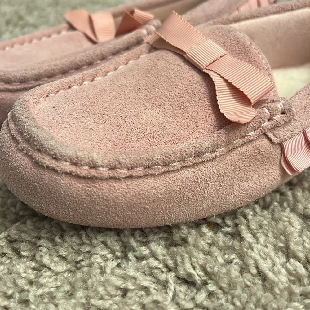 Ugg Australia Girls slippers sz 4 s/n 1013300K pink